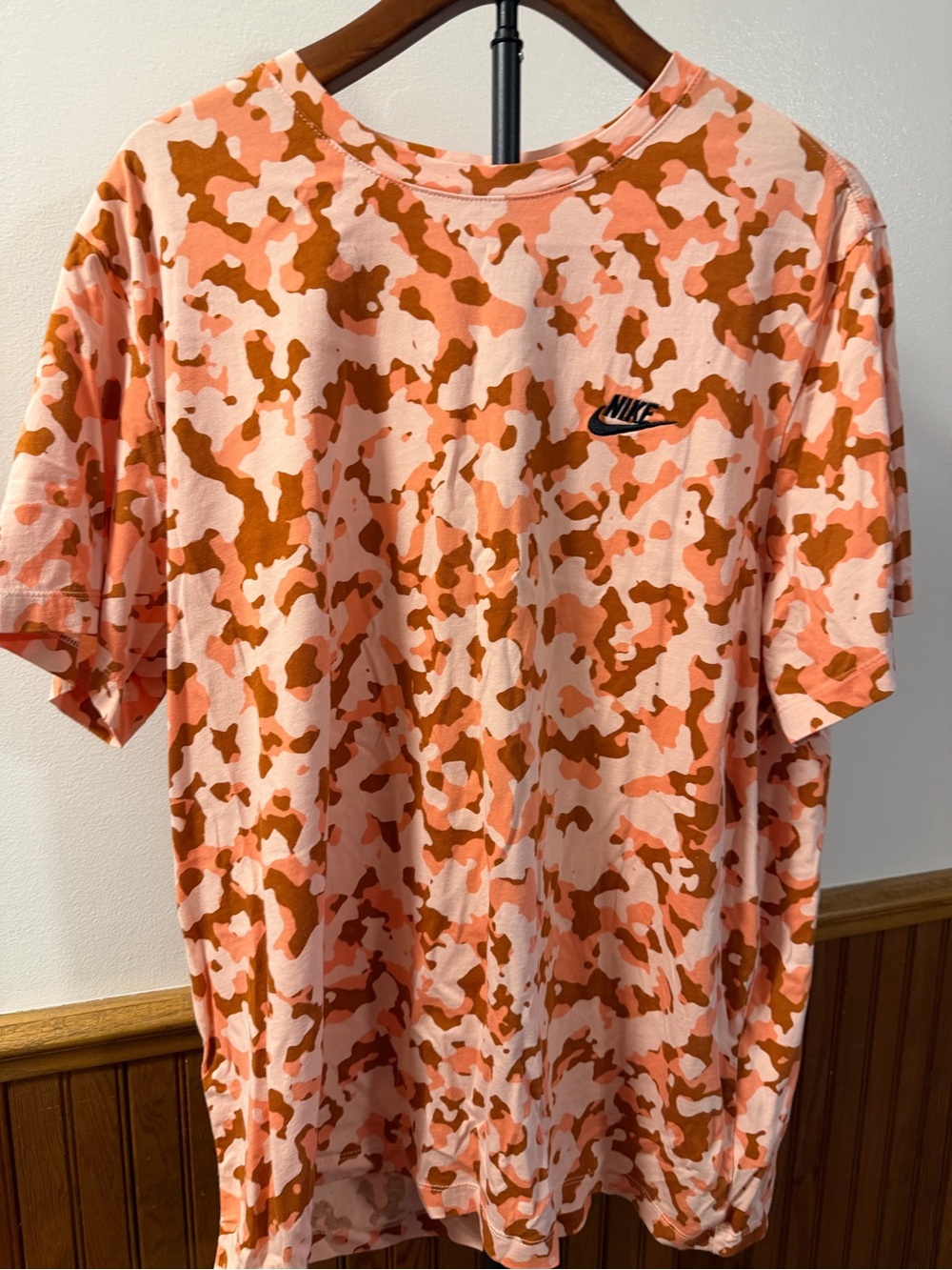 Nike Men’s Pink & Brown Camo Short Sleeve Tee